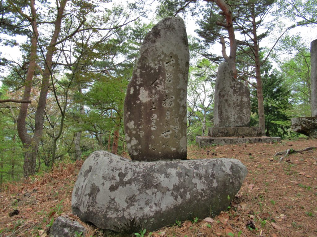 鳥居峠の芭蕉句碑