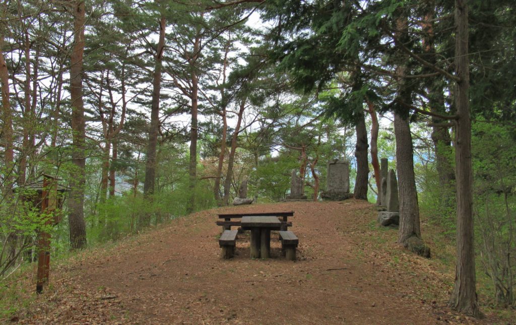 鳥居峠の丸山公園