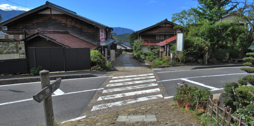 馬籠宿北端付近