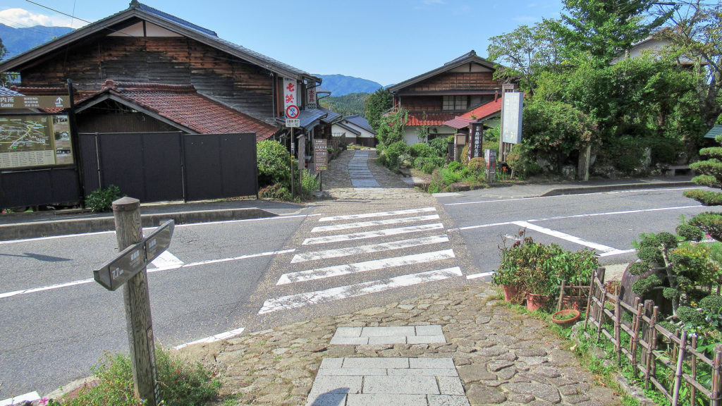 馬籠宿北端付近