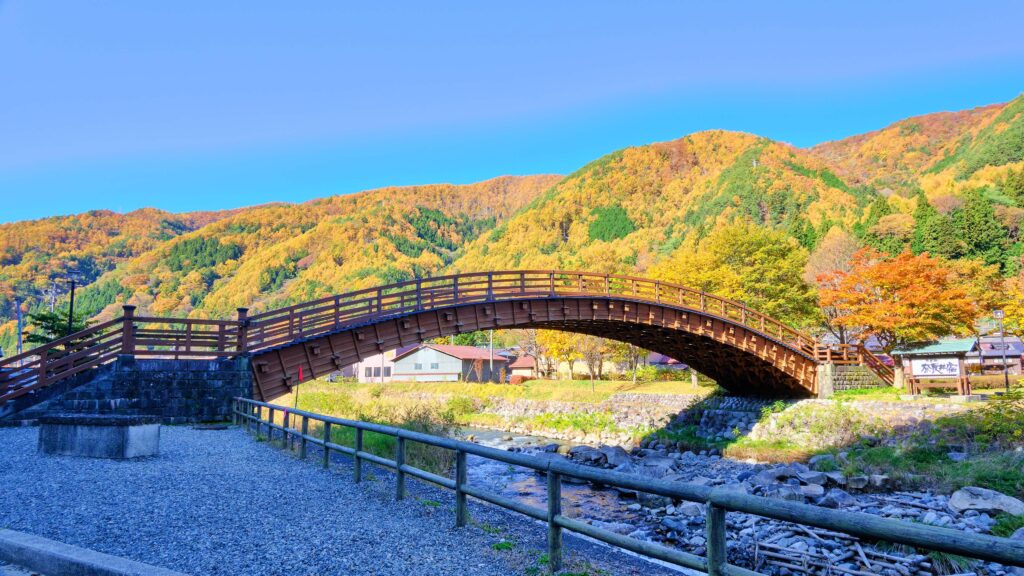 奈良井の紅葉と木曽の大橋